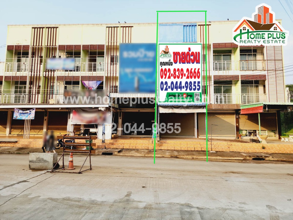 For SaleShophousePhetchabun : 3-story commercial building near passenger transportation, Phetchabun Province Next to Thepha Phatthana Road