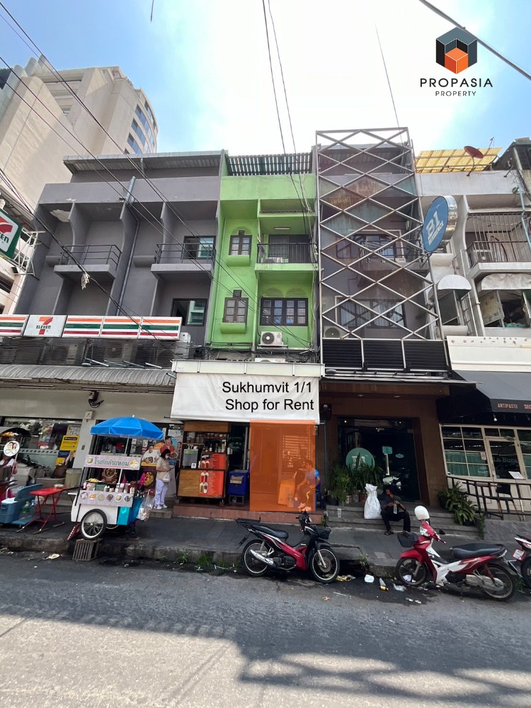 For RentShophouseSukhumvit, Asoke, Thonglor : Storefront for rent, Sukhumvit 1, near Bumrungrad Hospital, very good location.