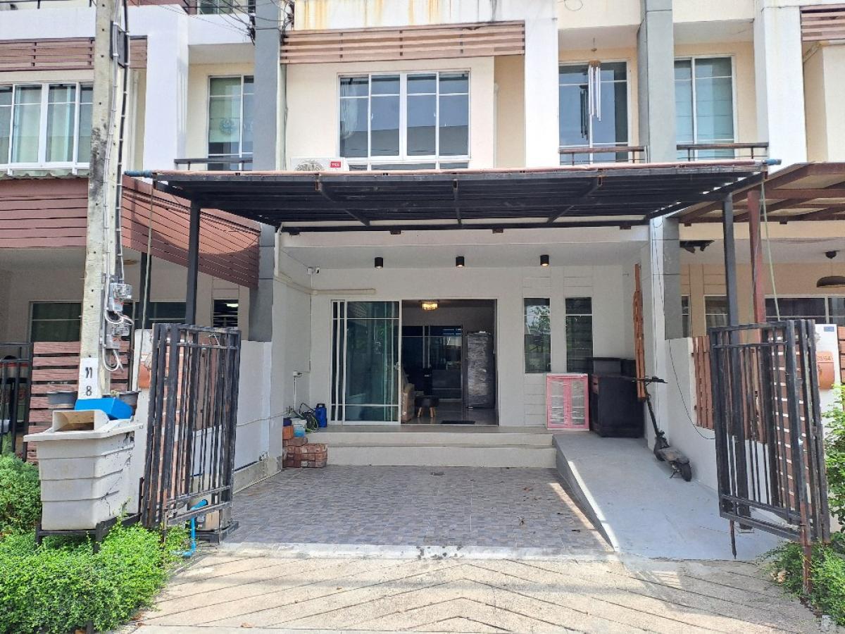 For SaleTownhouseEakachai, Bang Bon : Townhouse The Plant City Sathorn, a project on the main road, Kanlapaphruek, 3 floors, 20 square wah, 4 bedrooms, 3 bathrooms, parking for 2-3 cars, the master bedroom has a walk-in closet, the bathroom on the ground floor has a bathtub, 5 air conditioner