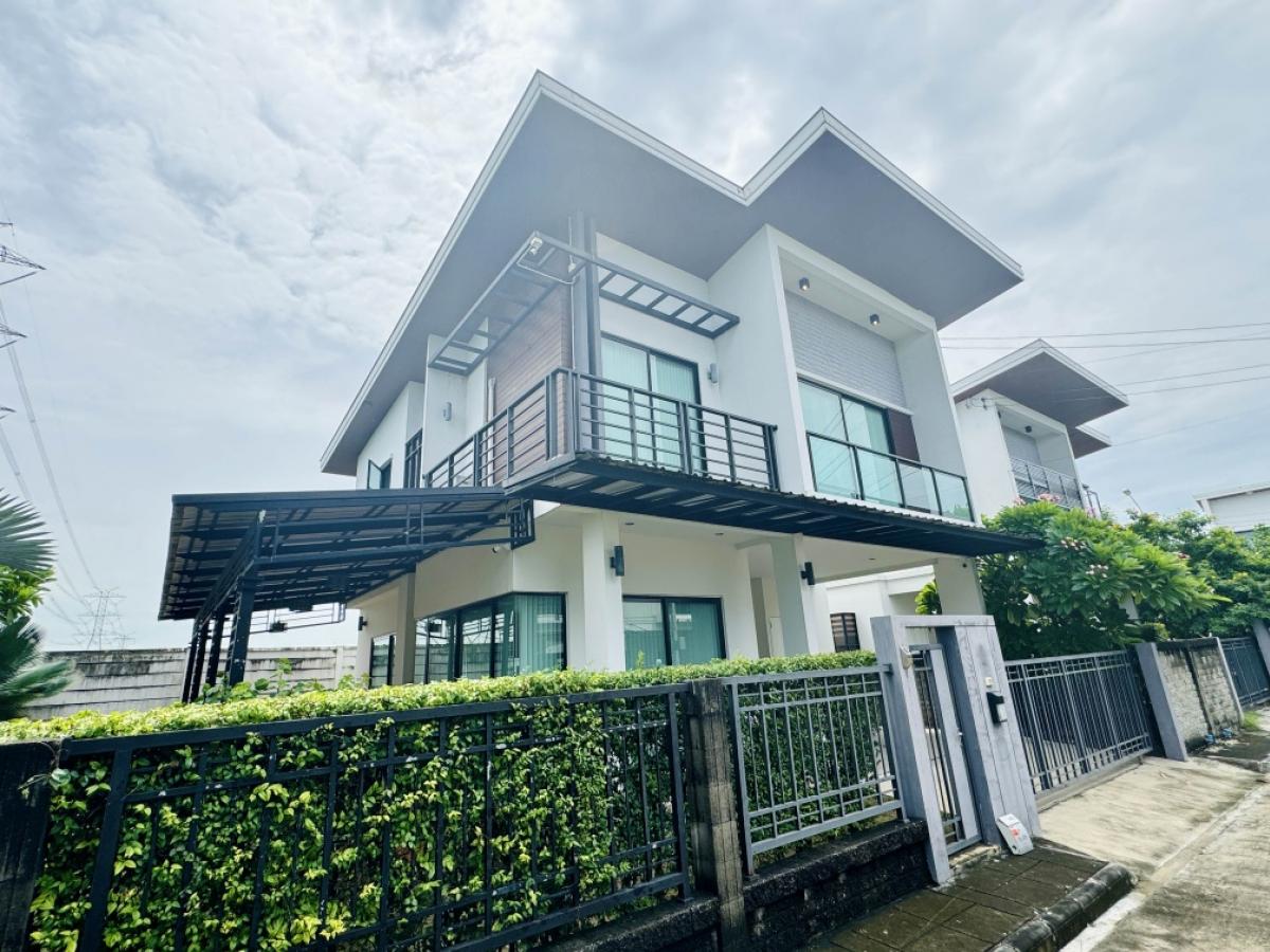 For SaleHouseLadkrabang, Suwannaphum Airport : Single house for sale, large garden, V2 Village, On Nut-Rama 9, end house, DVPY-027