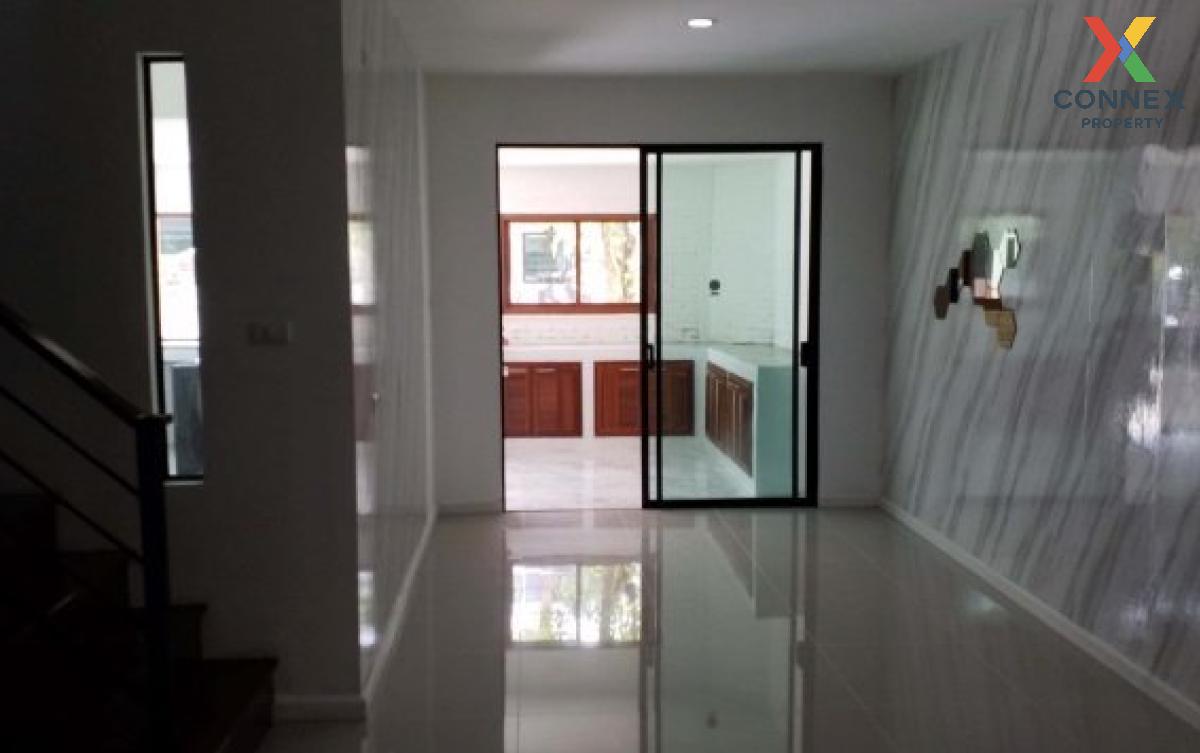 For SaleTownhouseNonthaburi, Bang Yai, Bangbuathong : For Sale Townhouse/Townhome  , S Gate Chaengwattana-Kanjanapisek , Lahan , Bang Bua Thong , Nonthaburi , CX-95450