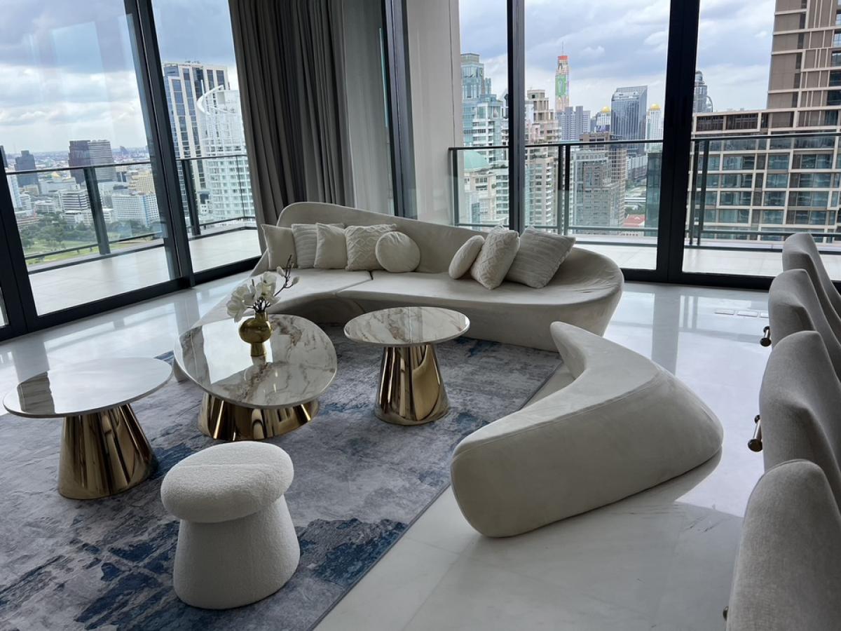 ขายคอนโดวิทยุ ชิดลม หลังสวน : 📢👇Rare item! Luxury penthouse for sale with tenant ( rental 550k) , nice modern decoration decor, fully furnished , unblocked green view, next to Velaa community mall, near Lumpini park