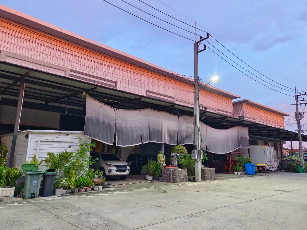 For SaleFactoryMahachai Samut Sakhon : Cheap factory for sale, C.K. Factory - Phetkasem 120, area 181 sq m, addition, beautiful, ready to move in, location near Do Home Phetkasem. Big C Mahidol University