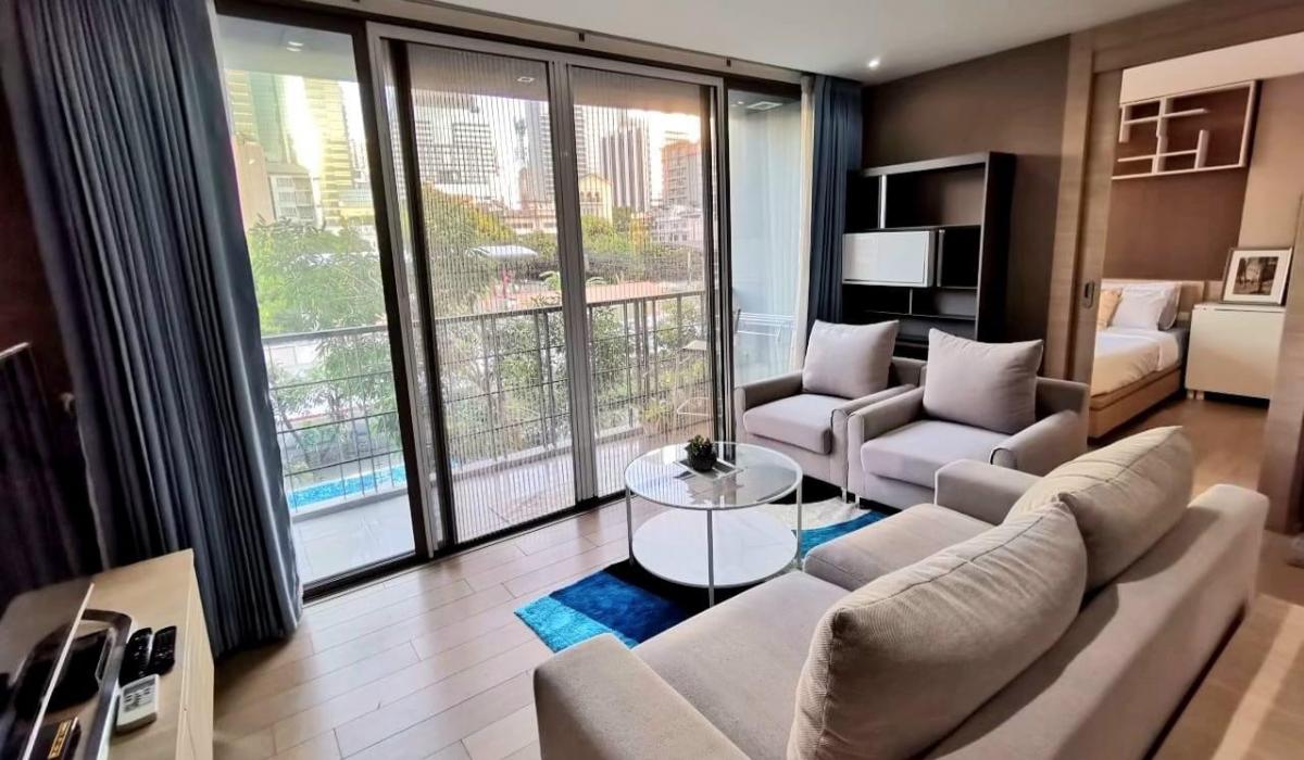 ขายคอนโดสีลม ศาลาแดง บางรัก : 📢👇Special combine unit in low rise condo, fully furnished, unblocked view, good location as easily traveling in many routes : Soi Silom 3, Narathiwat 3, Sathorn 6-8, and Convent Alley.