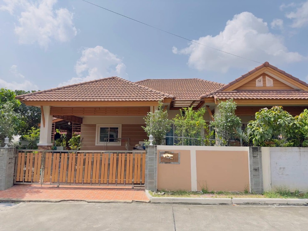 For SaleHouseSriracha Laem Chabang Ban Bueng : Single-storey detached house for sale, lots of space, Natthawadee Village 4, Suan Suea, Sriracha.