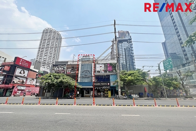 For SaleShophouseSukhumvit, Asoke, Thonglor : Commercial building for sale, Thonglor, Sukhumvit 55, good location, early stage, near Thonglor BTS station.