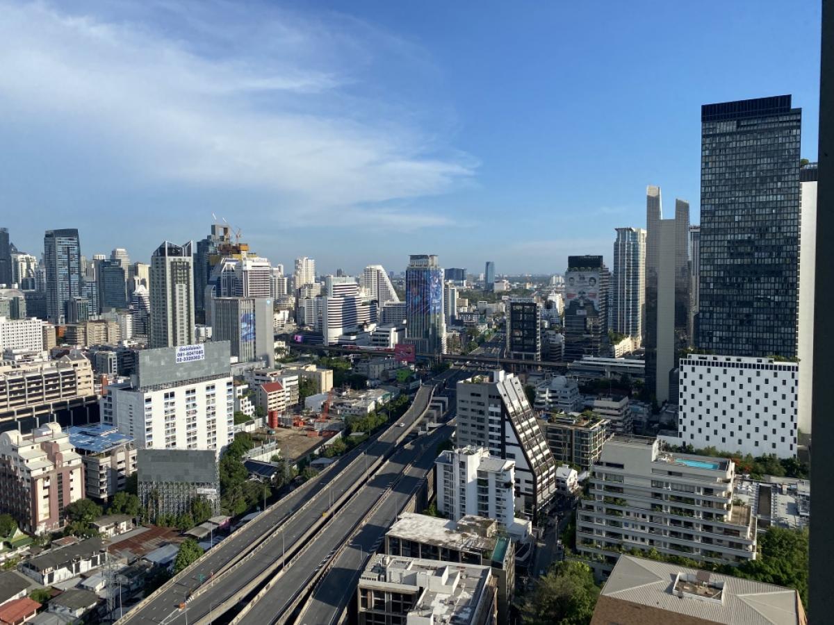 For SaleCondoWitthayu, Chidlom, Langsuan, Ploenchit : Urgent sale Life one wireless 1 bedroom 1 bathroom 28 sq m. 32nd floor, east side, selling for 5.4 million baht.