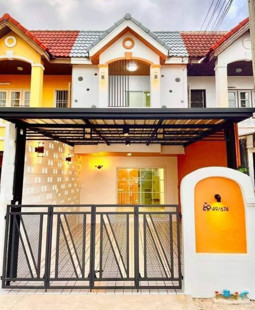 For SaleTownhouseNawamin, Ramindra : Selling very cheap, newly renovated house, very beautiful. In a location near the expressway, only 25 minutes to Thonglor, Arunthorn Village, Or Ngoen-Watcharapol. At a price that is easy to own Installments starting at only 8900 baht