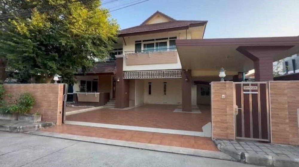 For SaleHouseSriracha Laem Chabang Ban Bueng : Used house for sale in good condition, 2-story detached house, 4 bedrooms, The Boulevard Sriracha Village.