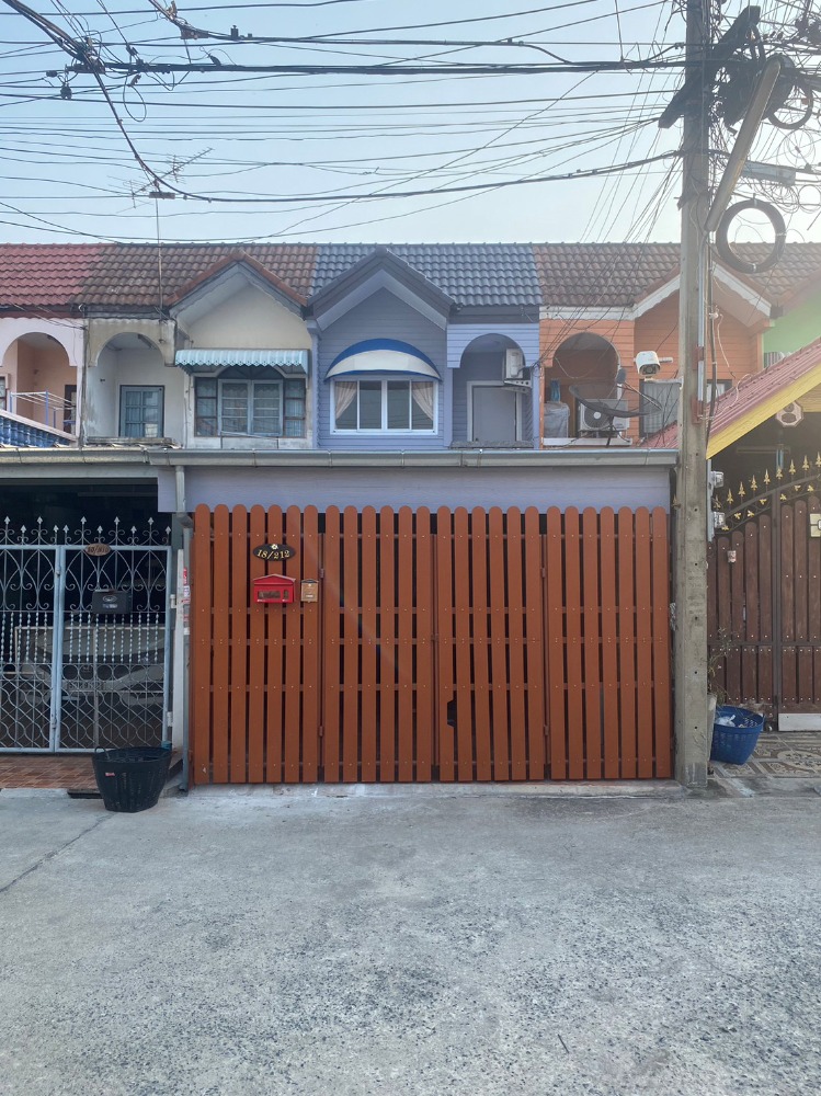 For SaleTownhouseKaset Nawamin,Ladplakao : Townhome for sale, Lat Pla Khao (Soi Lat Pla Khao 87)