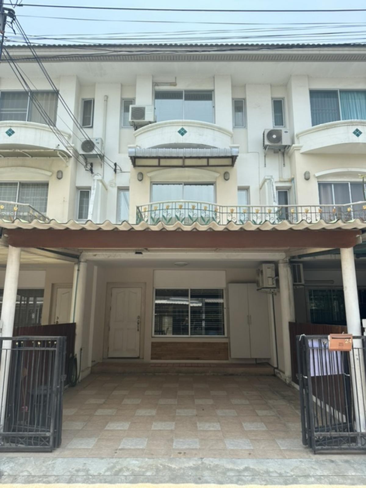 For SaleTownhouseNawamin, Ramindra : Townhome Supalai Ville Nuanchan 64, width 5 meters.