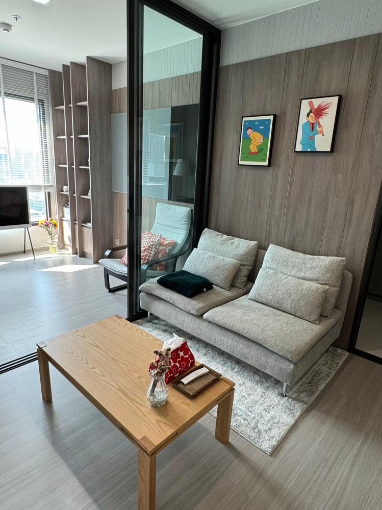 For RentCondoRama9, Petchburi, RCA : For rent: Life Asoke-Rama9 Line: @kormaneeestates (with @) For more information, add Line.