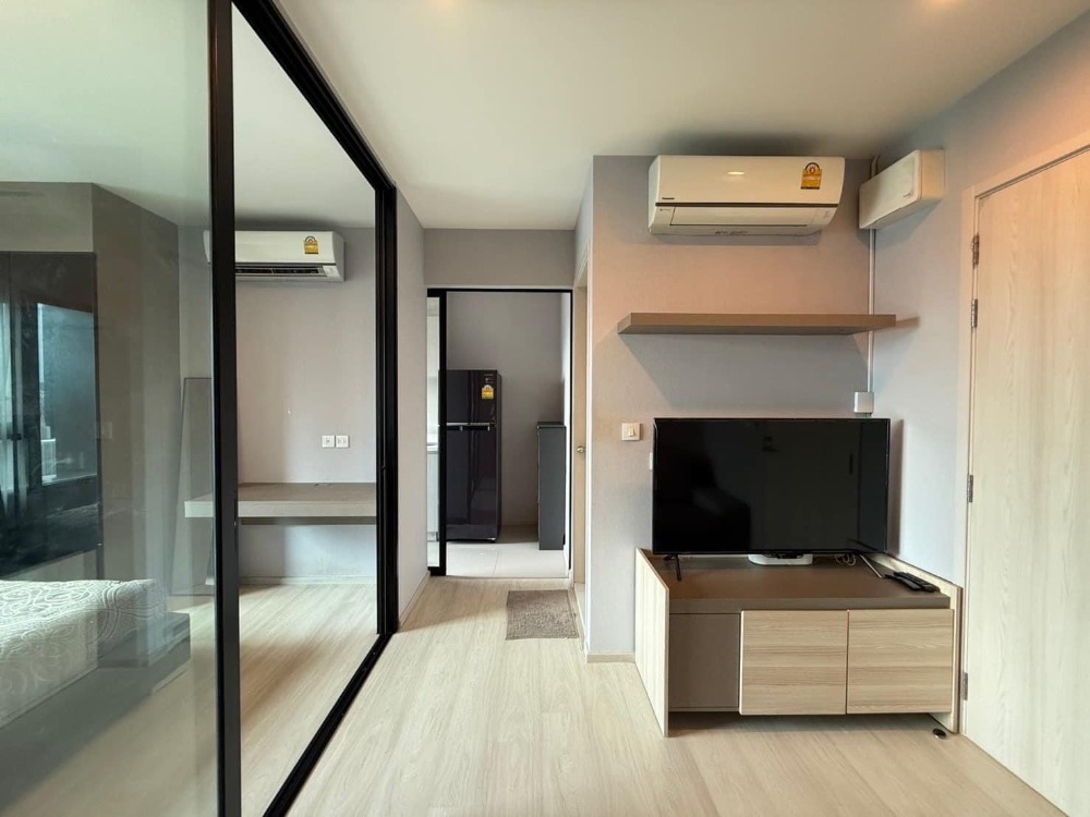 For RentCondoRama9, Petchburi, RCA : For rent: Life Asoke Line: @kormaneeestates (with @) For more information, add Line.