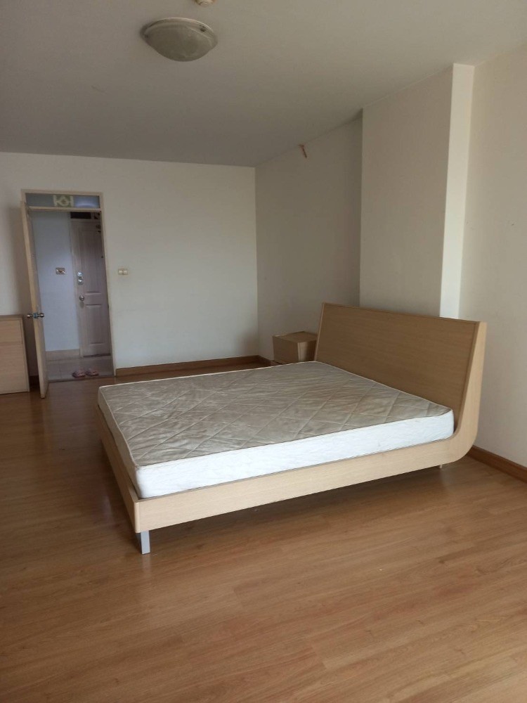 For SaleCondoPattanakan, Srinakarin : S-SPS106 Condo for sale Supalai Park Srinakarin Building B 21 floor, South view 37 sq.m. Studio 1 bathroom 1.35 million 064-959-8900