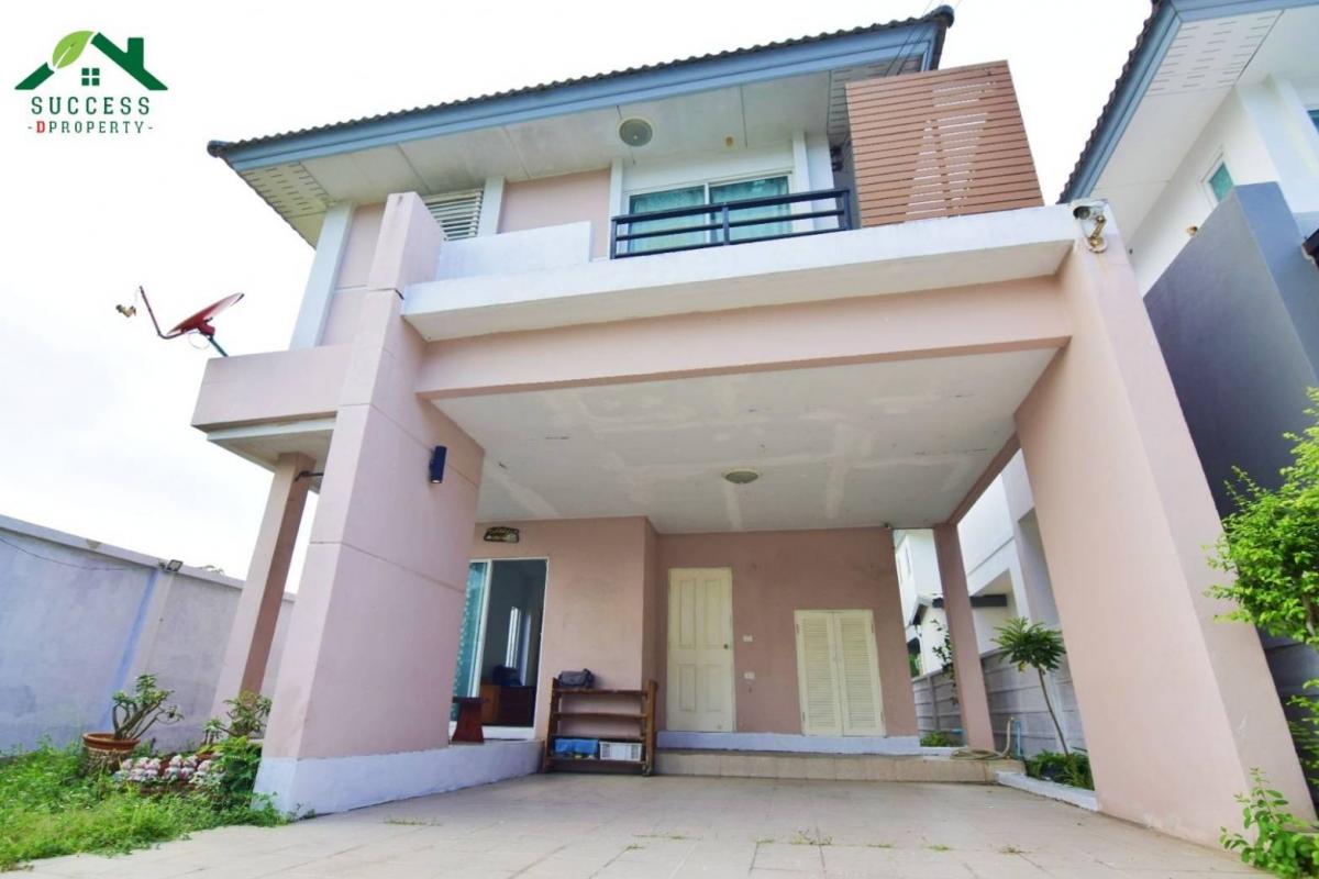 For SaleHouseSriracha Laem Chabang Ban Bueng : For sale: Twin house, The Tree Sriracha, private corner house, good condition, large usable area 149 sq m, can walk around the house, good location, convenient transportation, near the motorway, near Pinthong Industrial Estate