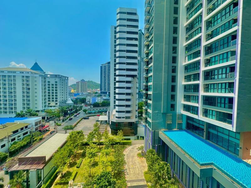 For RentCondoSriracha Laem Chabang Ban Bueng : Studio for rent, Sriracha Condo, good location in the heart of the city, easy to travel.