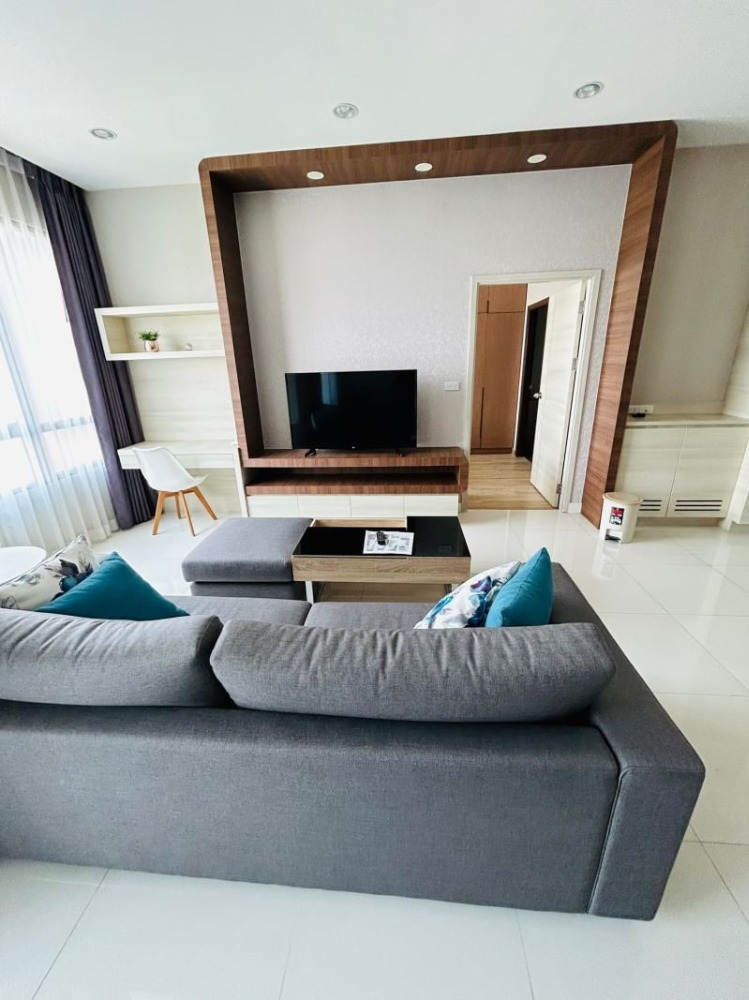 For RentCondoSriracha Laem Chabang Ban Bueng : 2 bedroom condo, The Sky Sriracha-Assumption, high floor, with furniture.