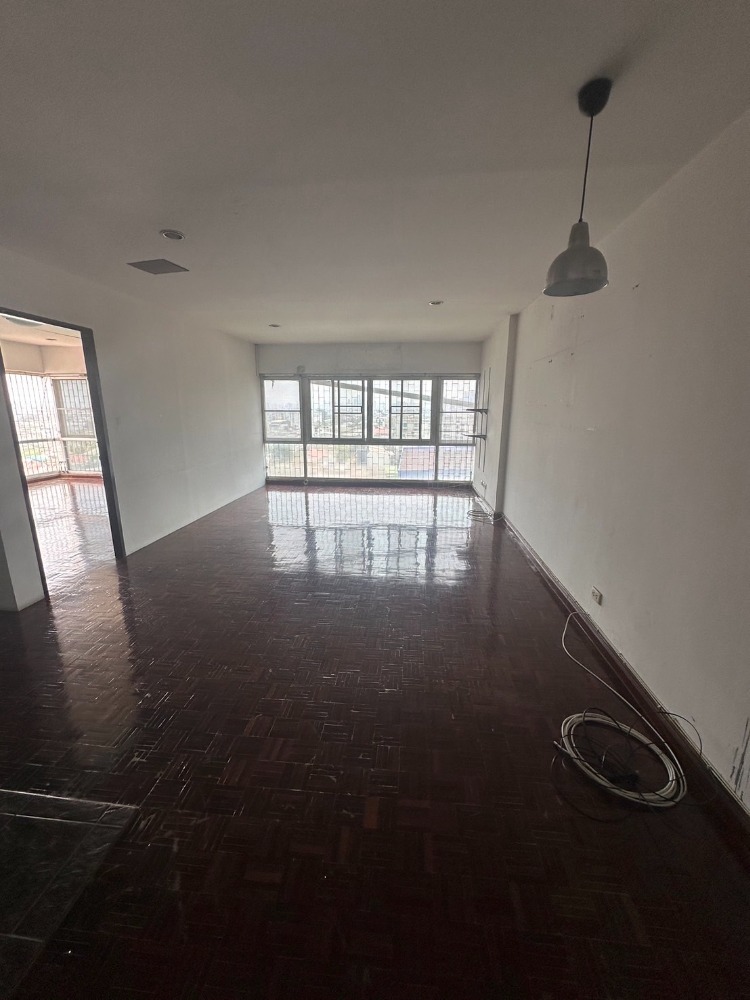 For SaleCondoLadprao, Central Ladprao : Condo for sale, Supapong Place, area 68.75 sq m., 12th floor, main road view, near MRT Lat Phrao, Central Lat Phrao, Union Mall, convenient travel, close to shopping, special price.