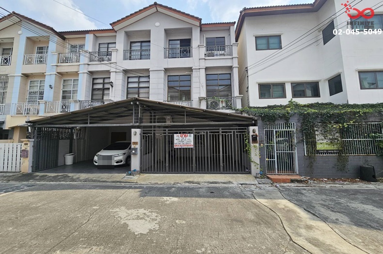 For SaleTownhouseSukhumvit, Asoke, Thonglor : Townhome for sale, 3 floors, 20 square wah, Sukhumvit Road, Soi Sukhumvit 52, near the expressway and BTS On Nut.