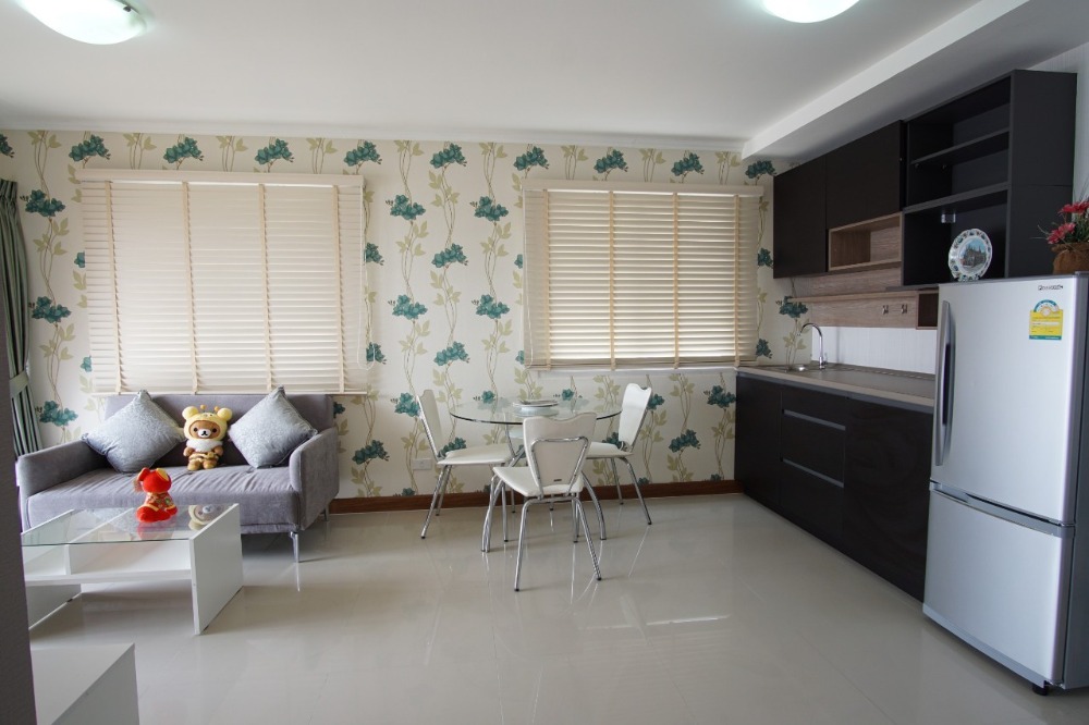 For SaleCondoLadkrabang, Suwannaphum Airport : Condo for sale, Pinnapha On Nut, 6th floor, area 55.55 square meters, very good wind, no buildings blocking it, 2 bedrooms, 1 bathroom, 1 living room, drag your bags and move in right away. Srinakarin Road, Nong Bon Subdistrict, Prawet District, Bangkok