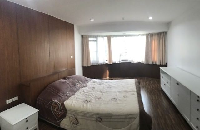 ให้เช่าคอนโดสุขุมวิท อโศก ทองหล่อ : For rent condo Baan suanpetch 131.95 Sq.m ( S03-1786)