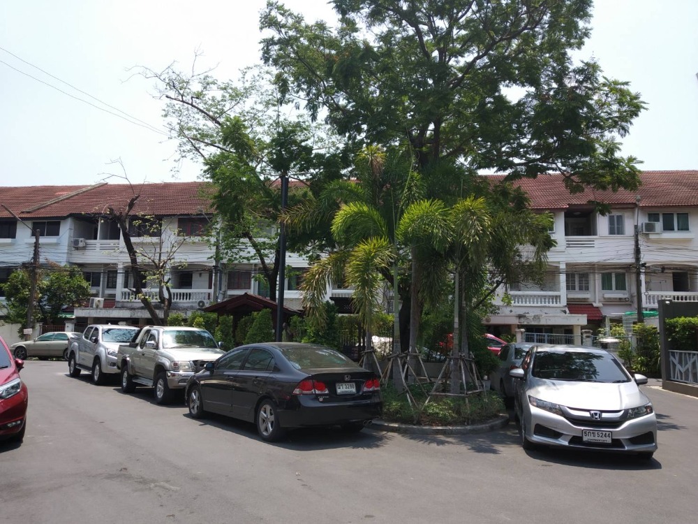 ขายโฮมออฟฟิศลาดพร้าว101 แฮปปี้แลนด์ : Hometown Office for sale, 4 bedrooms, 2 bathrooms (S03-1792S)