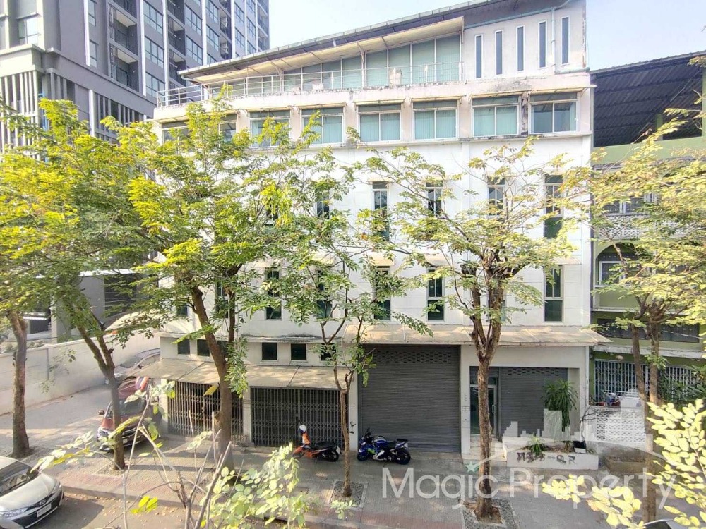 For SaleShophouseWongwianyai, Charoennakor : 5 Storey Building for sale Soi Itsaraphap 5, Khlong San, Bangkok