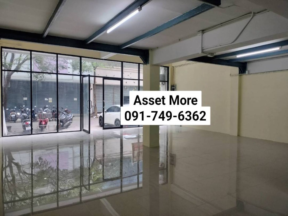 For RentShophouseSapankwai,Jatujak : For rent, commercial building, 5 and a half floors, 2 booths, with elevator bays, next to the road, business area, Inthamara, Sutthisan.