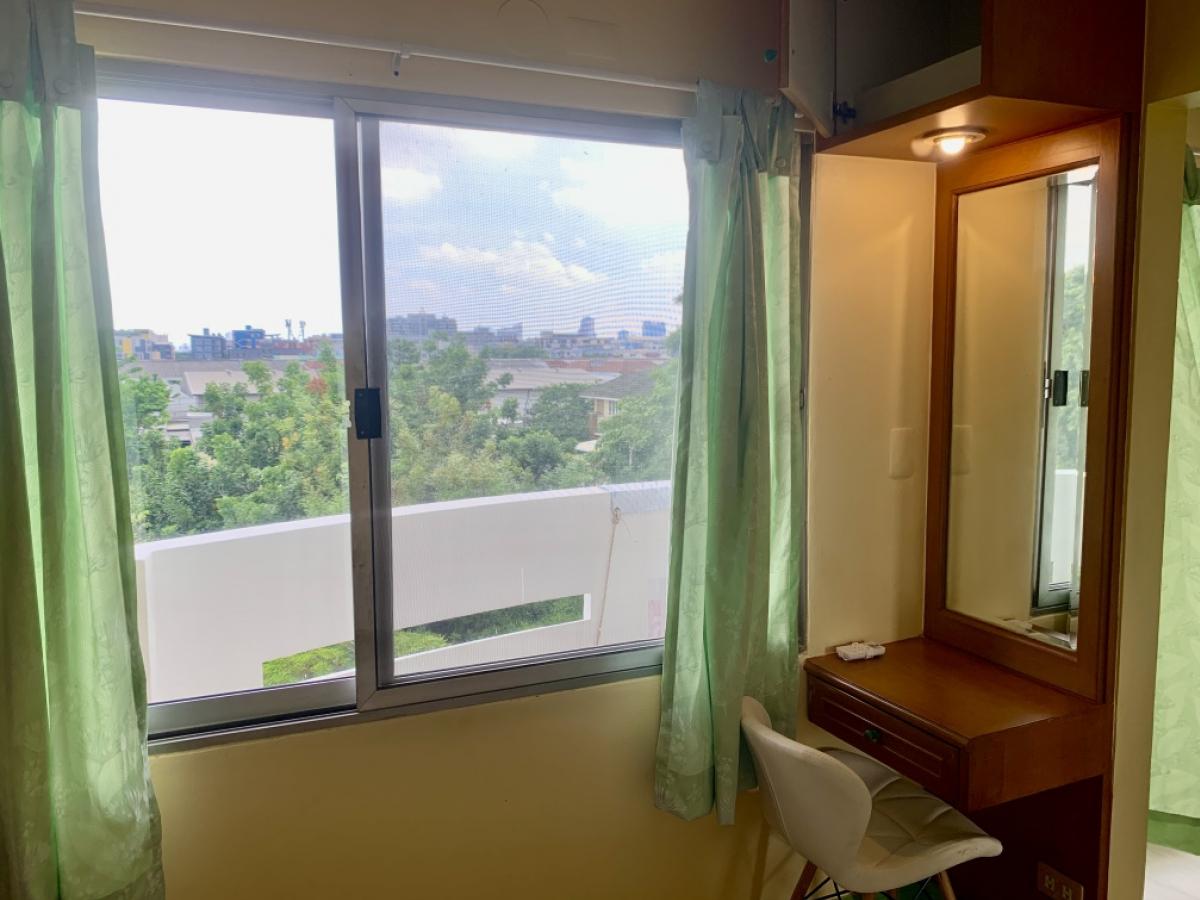 For SaleCondoRatchadapisek, Huaikwang, Suttisan : For sale/rent, large condo, pets allowed, Baan Suan Than Ratchada 36 (Soi Suea Yai), 85 sq m, 2 bedrooms, 2 bathrooms, 5th floor, tree view, built-in decoration, ready to move in, shady garden throughout the project, near Chandrakasem University, shopping