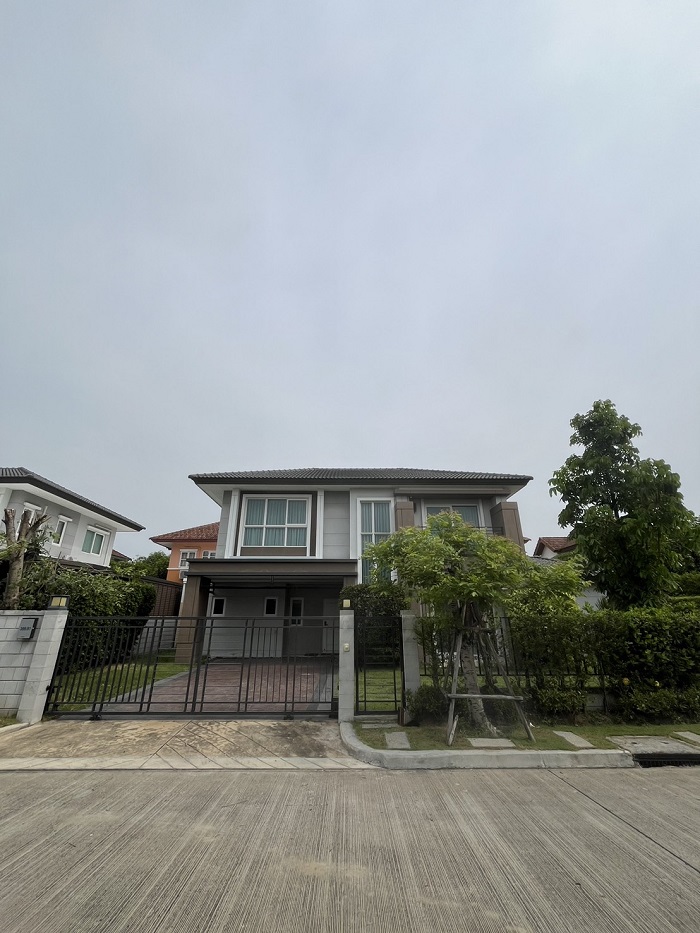 For SaleHousePhutthamonthon, Salaya : Urgent sale!! 2-story detached house, The City Pinklao Village-Sai 4. Area 109.40 sq m., near Mahidol University, Salaya.