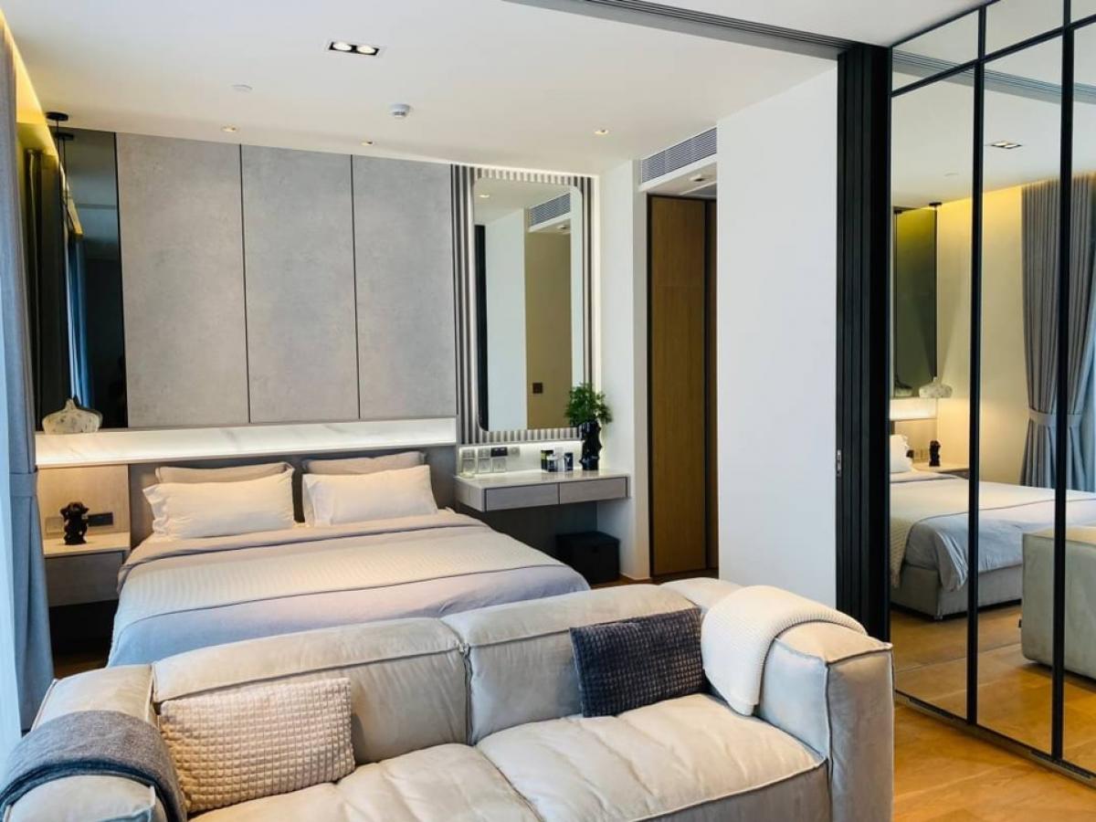 For SaleCondoSukhumvit, Asoke, Thonglor : 📢👇Luxury condo available for sale with tenant til October 25, able to visit with prior appointment unblocked city view , nice decoration, fully furnished .