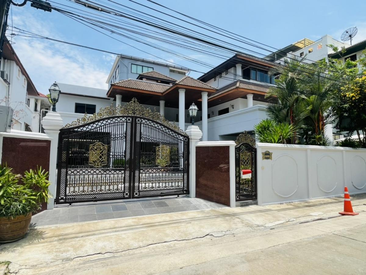 For SaleHouseYothinpattana,CDC : Single house for sale, 123 sq.w., Sriwara Town in Town, Ram Intra Expressway, parking for 5-8 cars, near SISB, Wang Thonglang, very beautiful house for sale, cheap price