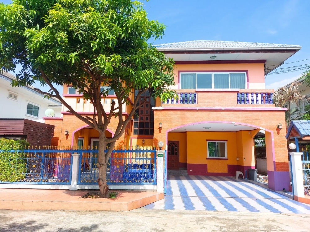 For SaleHouseNonthaburi, Bang Yai, Bangbuathong : Single house for sale, Petchwattana Village, Khlong Prapa Road, large area of ​​70 sq m., main road, near expressway, only 5 minutes.