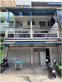 For SaleShophouseWongwianyai, Charoennakor : Commercial building for sale, Soi Charoen Nakhon 14, 2 units, 28 sqwa, 4 floors with rooftop, newly renovated, near BTS KrungThonBuri