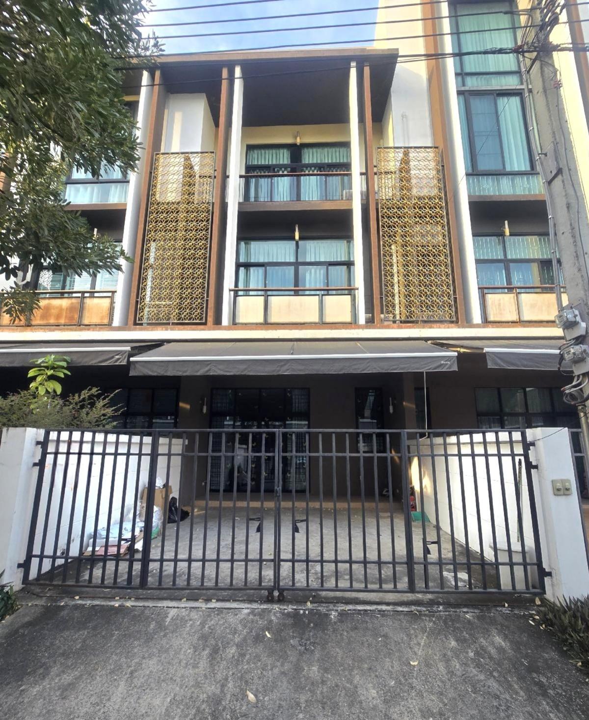 For RentTownhomeBang Sue, Wong Sawang, Tao Pun : Townhome for rent, 3 floors, 28 sq m., Bangkok - Nonthaburi Road.