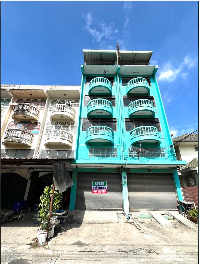 For SaleShophouseLadkrabang, Suwannaphum Airport : Shophouse for sale, 1 unit, 3.3 million, cheap price, Lat Krabang 14/1, 4-story building, plus mezzanine and rooftop = 6 floors.