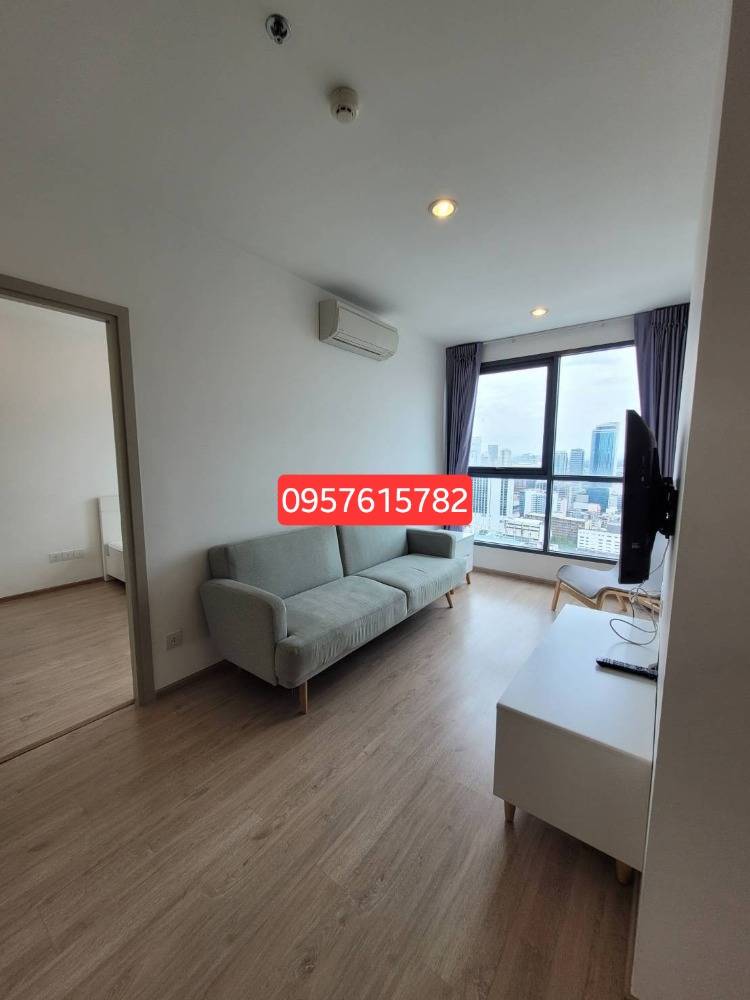 For SaleCondoSiam Paragon ,Chulalongkorn,Samyan : Urgent Ideo Q Chula 2bed 2bathroom for sale with tenant, good view, high floor, 66sq.m. only 13.45xmb. Tel. 0957615782