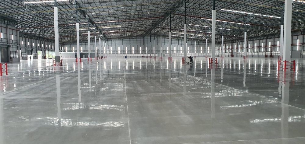 For RentFactorySriracha Laem Chabang Ban Bueng : Warehouse/factory for rent near the eastern seaboard, Bowin, Sriracha, only 35 km from the Laem Chabang deep sea port.