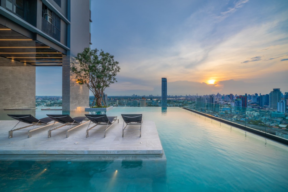 ขายคอนโดอ่อนนุช อุดมสุข : ขาย Knightsbridge Prime Onnut พร้อมอยู่ วิวแม่น้ำ เพดาน 3 เมตร rooftop pool ส่วนกลางจัดเต็ม