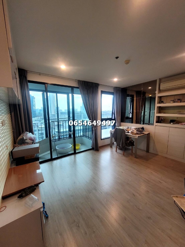 For RentCondoSiam Paragon ,Chulalongkorn,Samyan : Urgent for rent Ideo Q chula samyan 2 bedrooms, if interested contact 065-464-9497