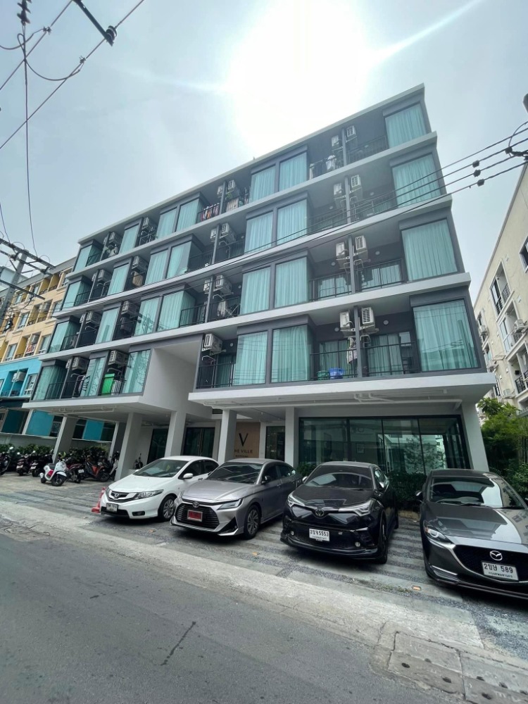 For SaleBusinesses for saleSapankwai,Jatujak : Apartment for sale, prime location, Intramara, Suttisan, Saphan Khwai, near BTS Saphan Khwai, only 2 km.