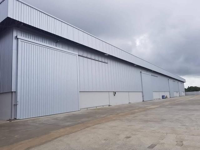 For RentWarehouseLadkrabang, Suwannaphum Airport : Code C6294 Warehouse for rent, area 1,030 sq m., Phatthanakan Road 3, Lat Krabang, large trucks and container trucks can enter.