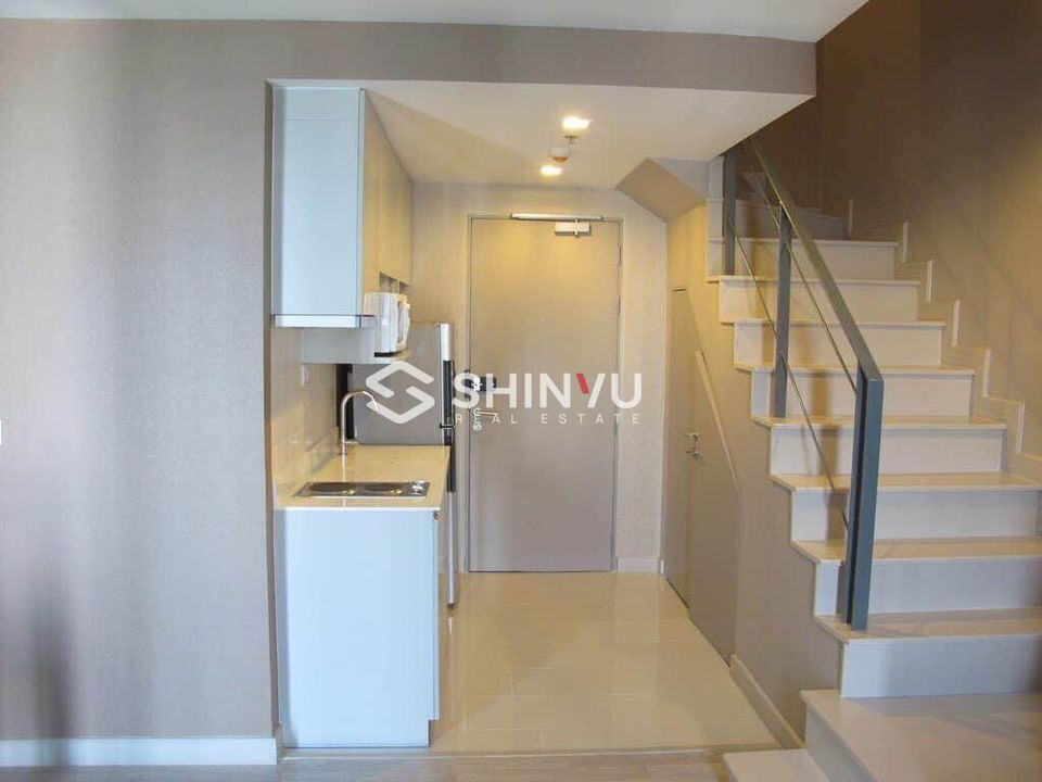 ขายคอนโดอ่อนนุช อุดมสุข : ขาย Penthouse-Duplex✨ Ideo Mobi Sukhumvit 81 ✨ ใกล้ BTS อ่อนนุช ราคา 9.9 ล้าน [SHN00247]