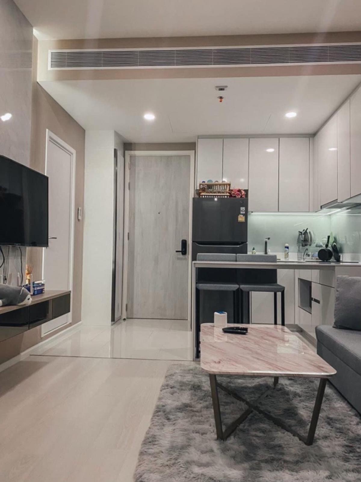 For RentCondoKasetsart, Ratchayothin : ❤️❤️ Condo for rent Mazarine Ratchayothin (Mazarine Ratchayothin). Interested, line tel 0859114585, area 41.64 sq m, 12th floor, rental price 27,500 baht per month: Built in entire room and common fees included. (Reserve by renting 1 month in advance)(2 m