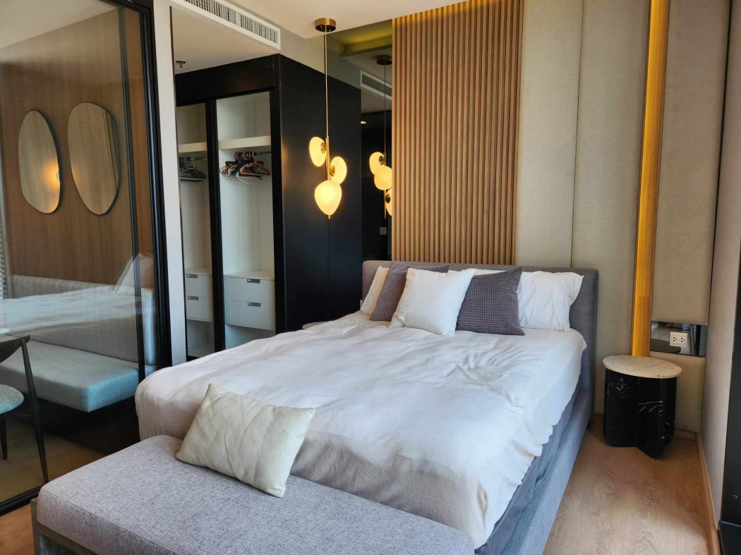 For SaleCondoSukhumvit, Asoke, Thonglor : For sale: Noble Around 33, beautifully decorated condo in the middle of the city, near Emquartier, with tenants.