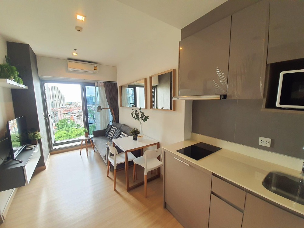 For RentCondoOnnut, Udomsuk : 🏢 Whizdom Connect Sukhumvit  🛏️ Beautiful room ✨ Many rooms 🌐 Good location, high floor 🌤️ Beautiful view 🛋️ Fully furnished 📺 Complete electrical appliances (special price)