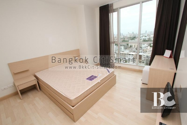 For RentCondoRatchadapisek, Huaikwang, Suttisan : Condo for rent: RHYTHM Ratchada, near MRT Ratchadaphisek Station, 100 m.