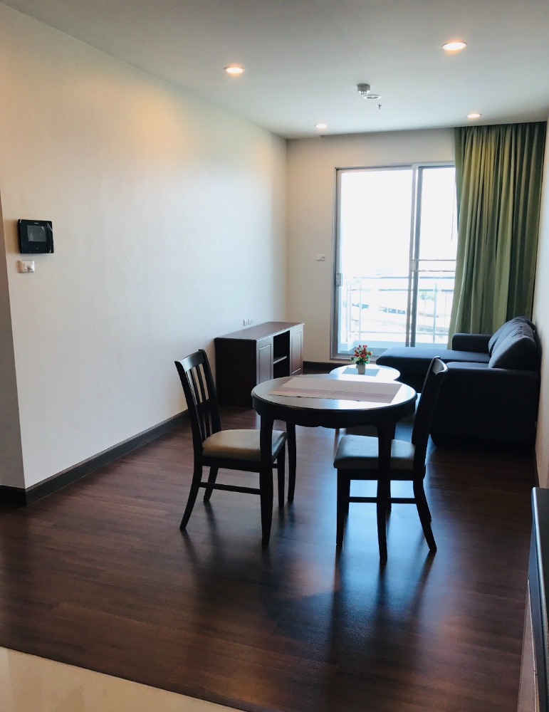 For RentCondoSathorn, Narathiwat : For rent Supalai Lite Sathorn-Charoenrat, 11th floor, room 52 sq m, Sathorn-Silom view (can see fireworks)