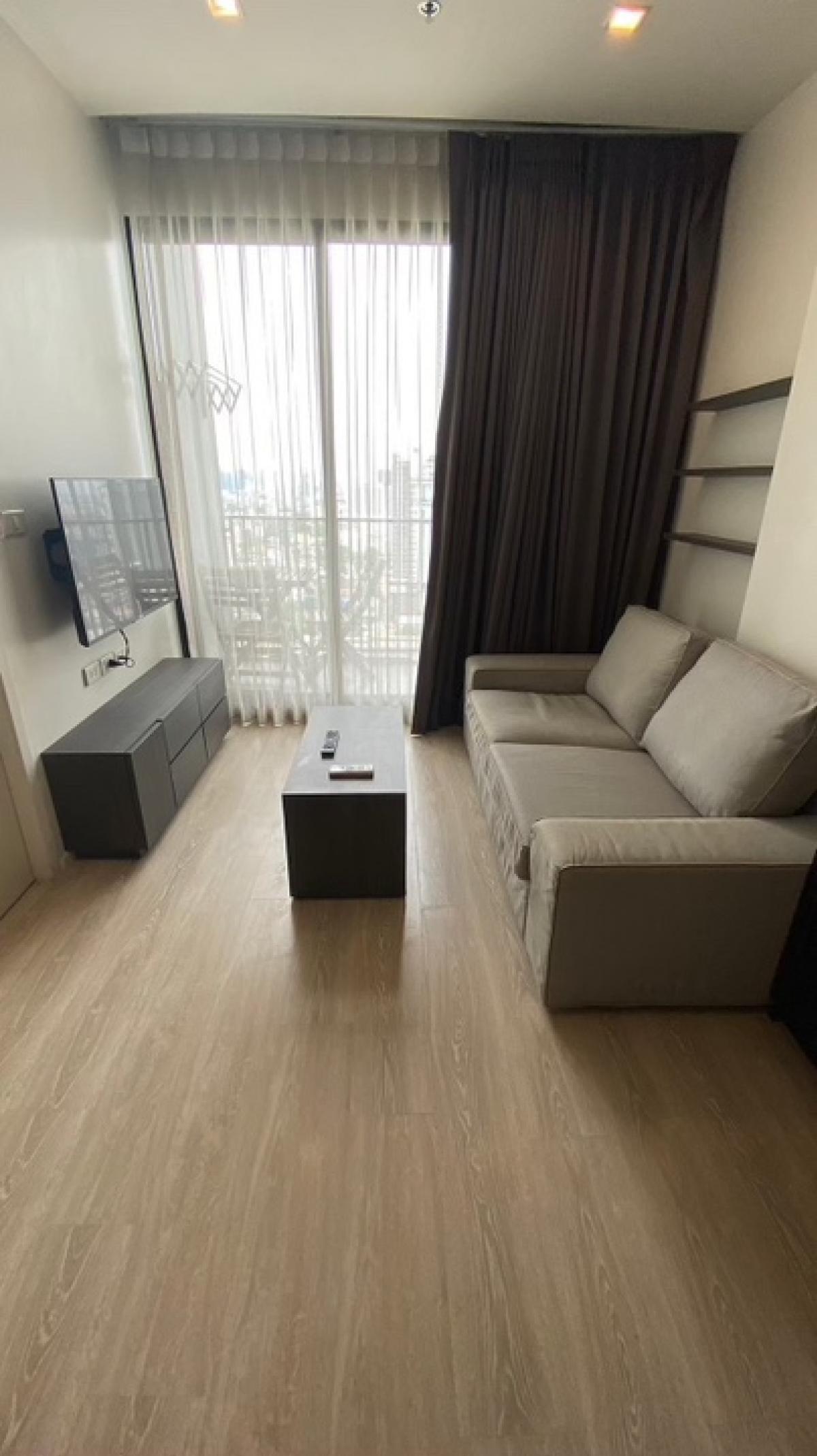 For SaleCondoRatchadapisek, Huaikwang, Suttisan : 🔥Hot Price🔥Quinn Ratchada17 Condo, Building B, 35 sq.m. Top view, very beautiful room, high floor, sold with tenant, 1 year contract✌️✌️