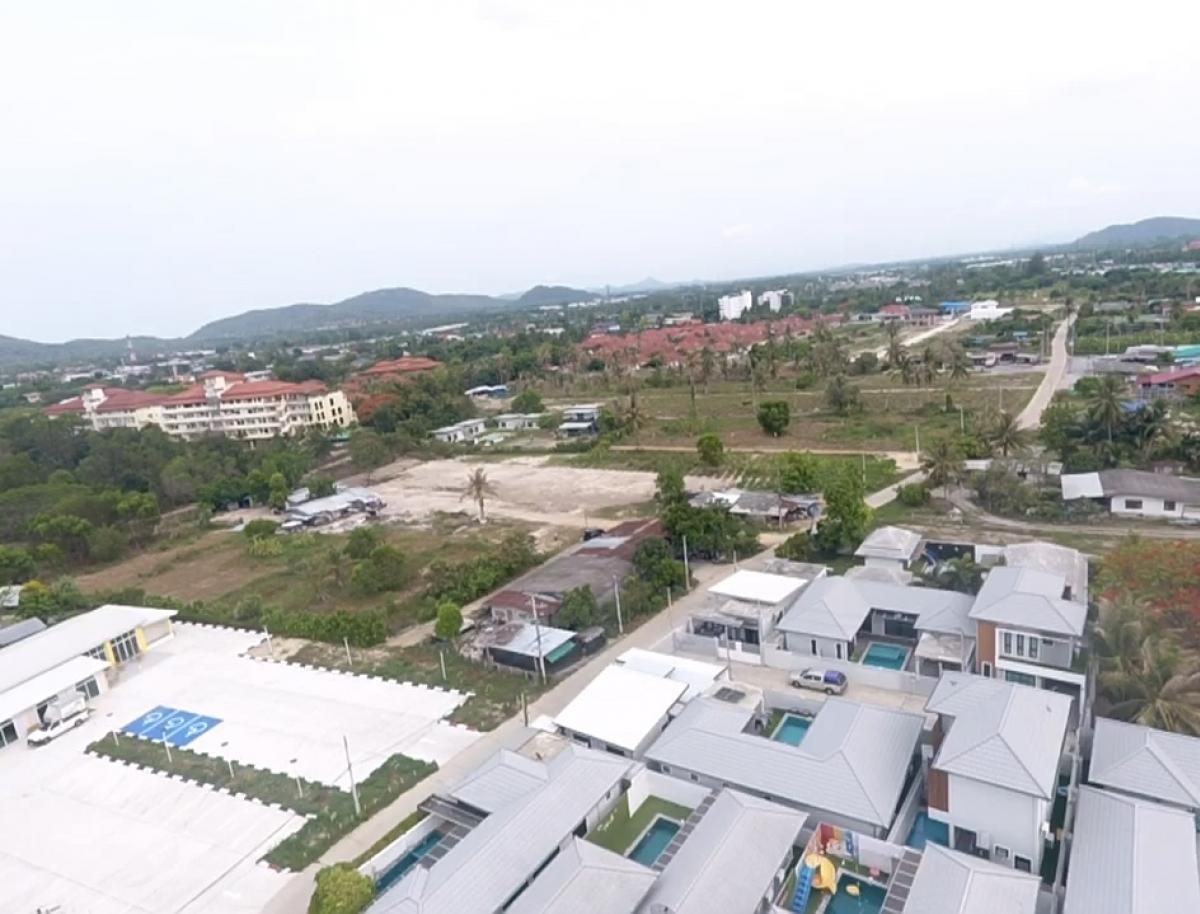 For SaleLandHuahin, Prachuap Khiri Khan, Pran Buri : Newly born 1 plot, Soi Wat Nikho, only 500 meters from Road 3218, there is a 7-Eleven, Lotus at the entrance of the alley.